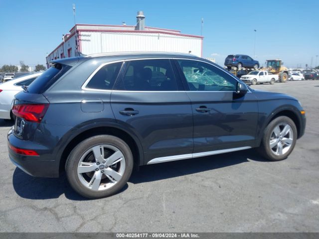 WA1BNAFY1J2202925 Audi Q5 2.0t Premium/2.0t Tech Premium