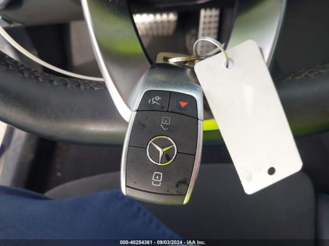 W1KWF8DB4MR641081 Mercedes-Benz C 300 Sedan