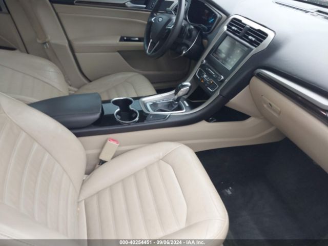3FA6P0H99GR227275 Ford FUSION SE