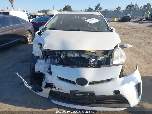 Toyota Prius Three 2014 JTDKN3DU0E1765347 Image 12