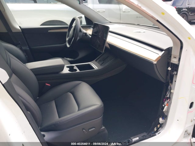 2023 TESLA MODEL Y 7SAYGDEE0PA059930 Photo 4