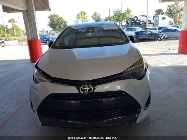 Toyota COROLLA LE 2018 5YFBURHE6JP846979 Image 12
