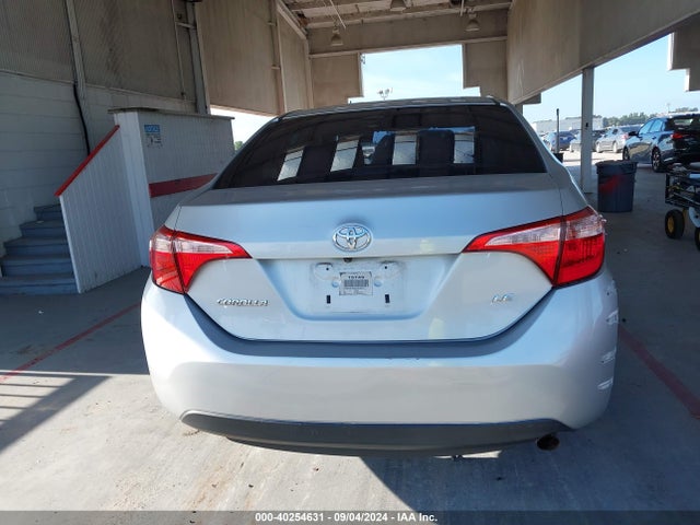 Toyota COROLLA LE 2018 5YFBURHE6JP846979 Image 16