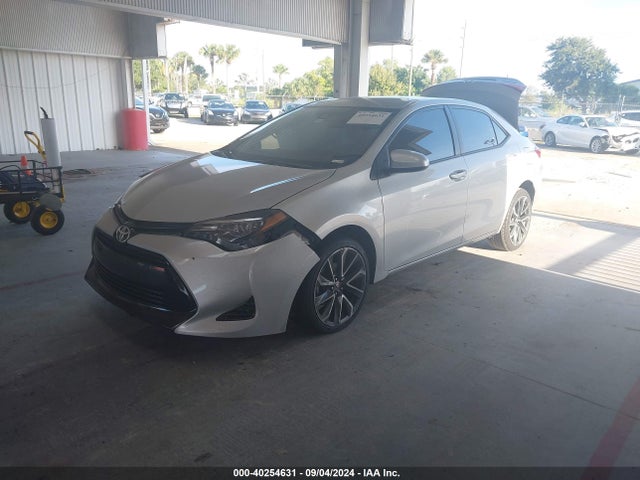 Toyota COROLLA LE 2018 5YFBURHE6JP846979 Image 2