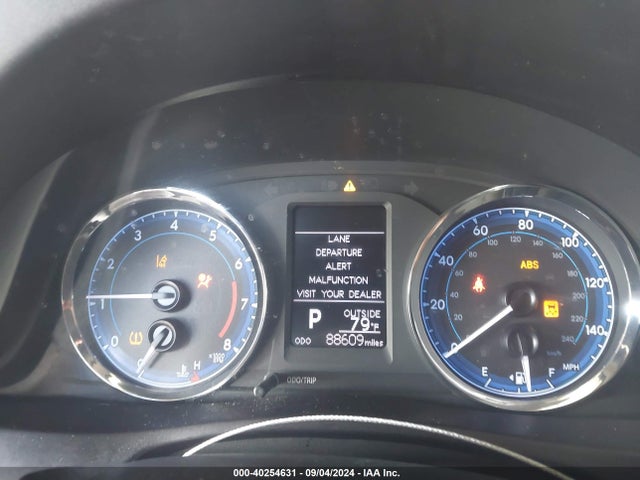 Toyota COROLLA LE 2018 5YFBURHE6JP846979 Image 7