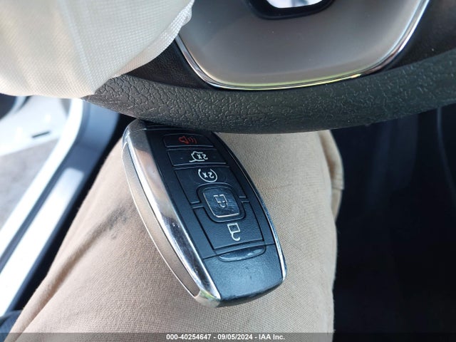 5LMCJ3D91KUL16516 Lincoln Mkc Reserve