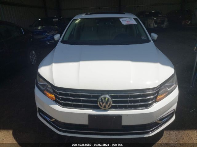 1VWLA7A3XKC010626 Volkswagen Passat 2.0t Wolfsburg Edition