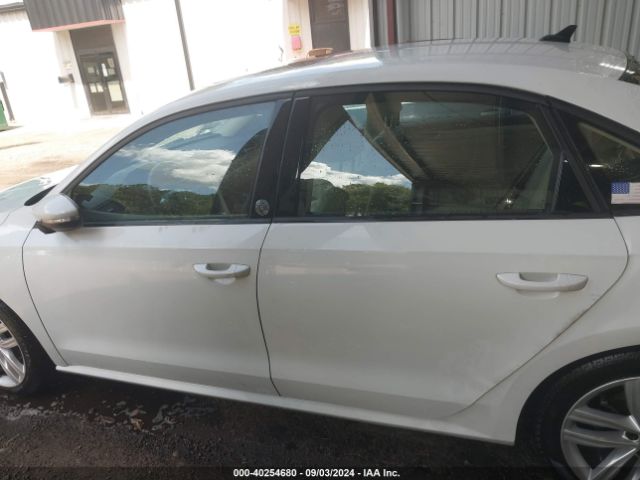 1VWLA7A3XKC010626 Volkswagen Passat 2.0t Wolfsburg Edition