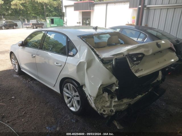1VWLA7A3XKC010626 Volkswagen Passat 2.0t Wolfsburg Edition