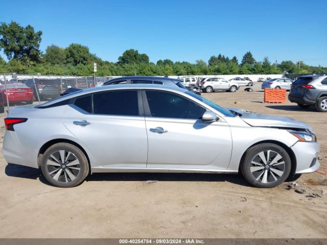 1N4BL4DWXMN314758 Nissan Altima Sv Intelligent Awd