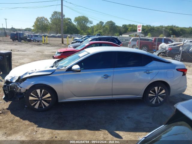 1N4BL4DWXMN314758 Nissan Altima Sv Intelligent Awd