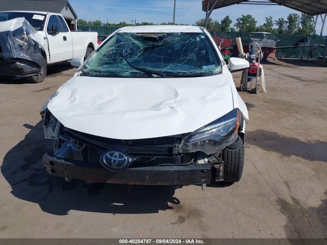 Toyota COROLLA L 2018 5YFBURHEXJP826461 Image 13