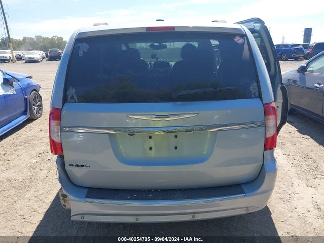 2C4RC1CG5GR194327 Chrysler Town & Country Touring-l Anniversary Edition