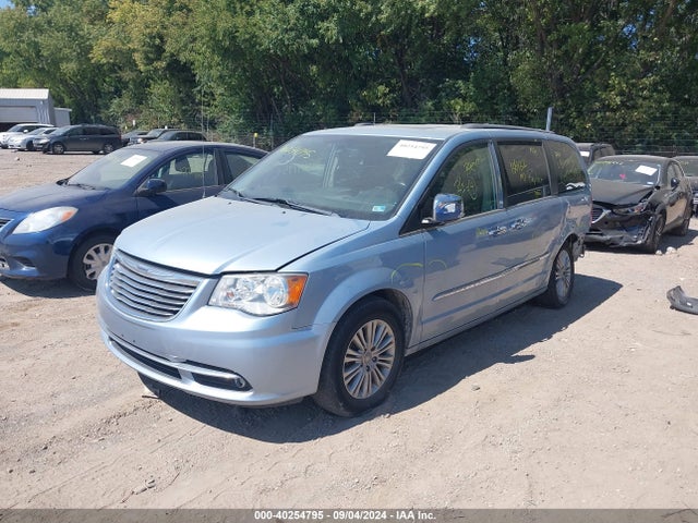 2C4RC1CG5GR194327 Chrysler Town & Country Touring-l Anniversary Edition