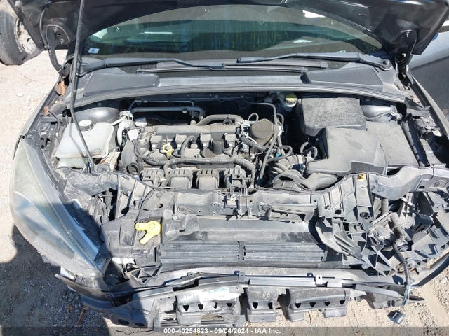 Ford FOCUS SE 2016 1FADP3K21GL255381 Image 10