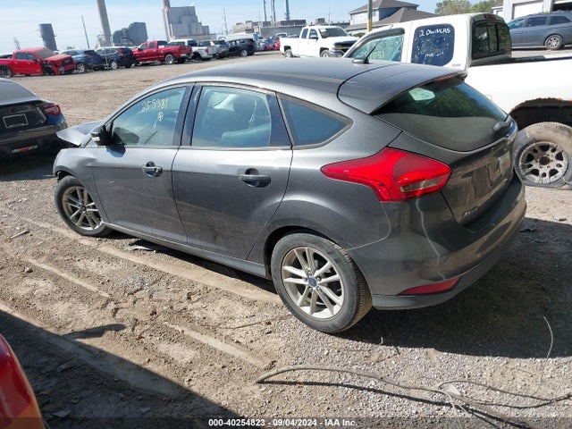 Ford FOCUS SE 2016 1FADP3K21GL255381 Image 3