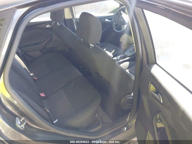Ford FOCUS SE 2016 1FADP3K21GL255381 Image 8