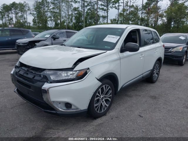 JA4AD2A38JZ068678 Mitsubishi Outlander Es