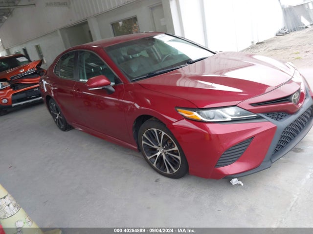 2018 4T1B11HK3JU563065 zdjęcie główne