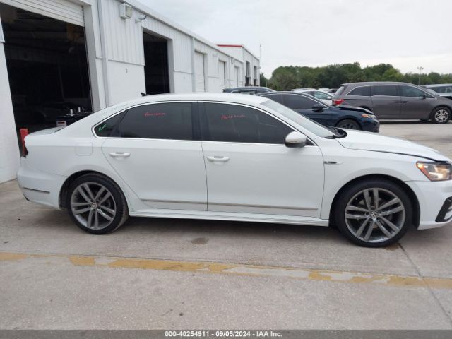 1VWDT7A38HC005156 Volkswagen Passat 1.8t R-line