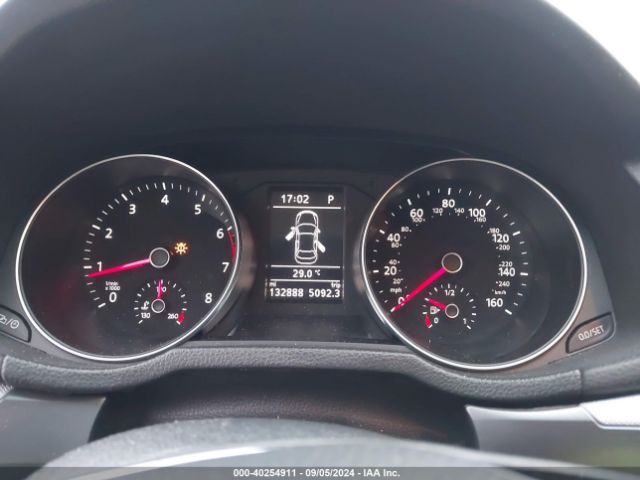 1VWDT7A38HC005156 Volkswagen Passat 1.8t R-line