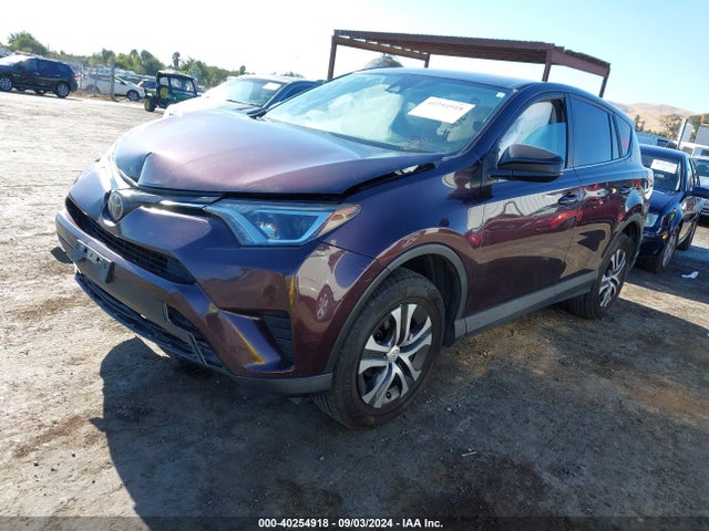 Toyota RAV4 LE 2018 2T3ZFREV0JW442451 Image 2