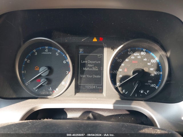 Toyota RAV4 LE 2017 JTMBFREV8HJ105214 Image 7
