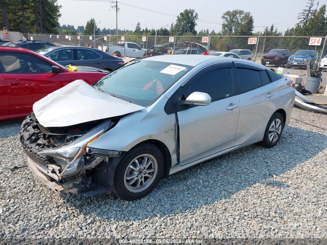 Toyota Prius Two 2016 JTDKBRFUXG3009492 Image 2