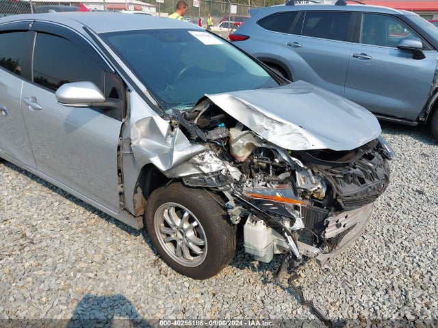 Toyota Prius Two 2016 JTDKBRFUXG3009492 Image 6