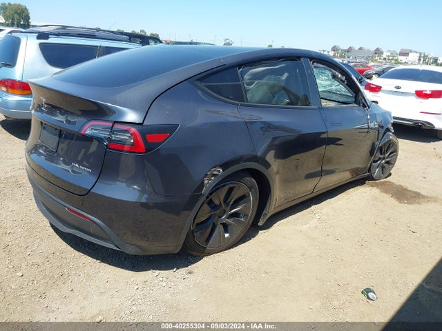 2024 TESLA MODEL Y 7SAYGDEE8RA246903 Photo 3