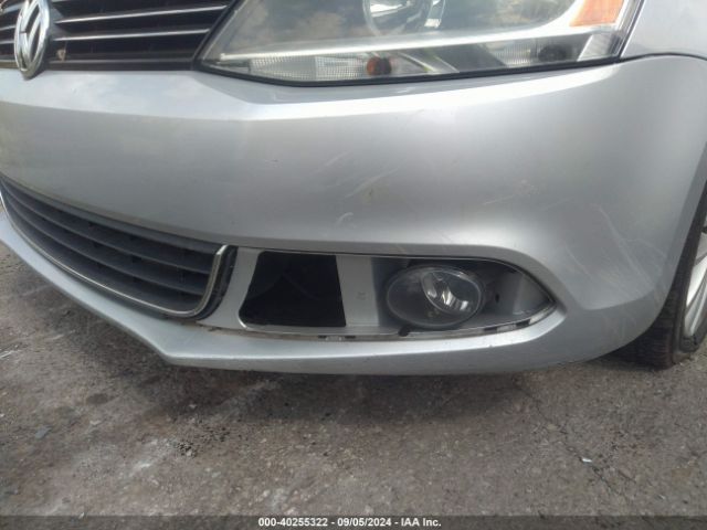 3VWL17AJ3EM374470 Volkswagen Jetta 1.8t Sel