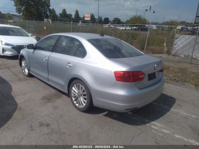 3VWL17AJ3EM374470 Volkswagen Jetta 1.8t Sel