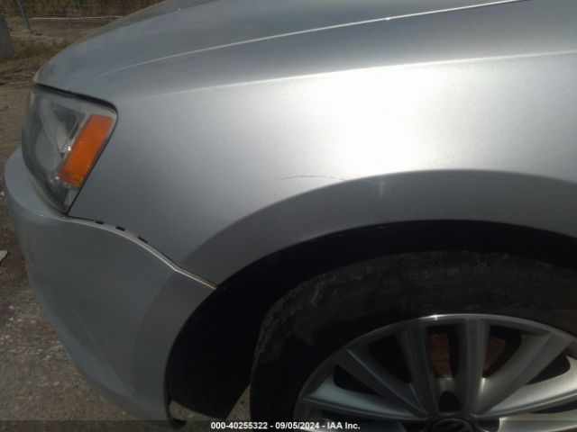 3VWL17AJ3EM374470 Volkswagen Jetta 1.8t Sel