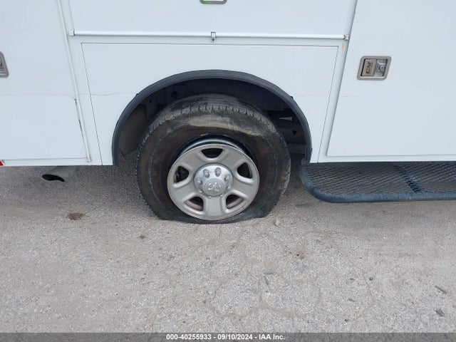 RAM 2500 Tradesman  4x2 8' Box 2018 3C7WR4HJ1JG211146 Image 18