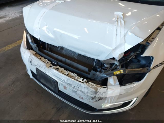 WVWKP7AU5GW907848 Volkswagen E-golf Se