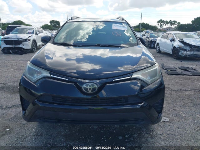 Toyota RAV4 LE 2018 2T3ZFREV9JW427107 Image 11