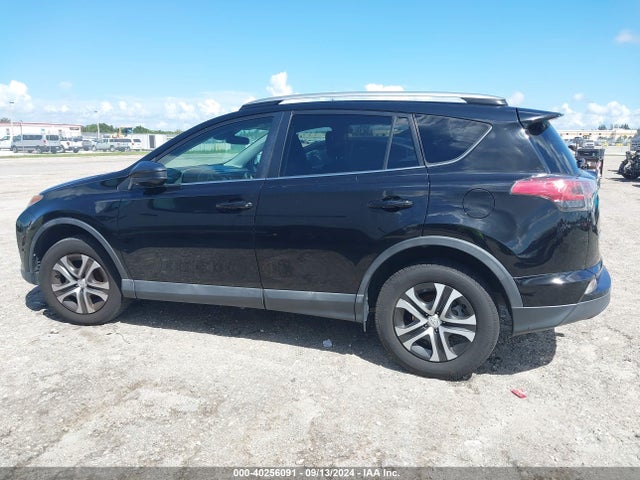 Toyota RAV4 LE 2018 2T3ZFREV9JW427107 Image 13