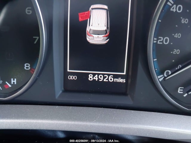 Toyota RAV4 LE 2018 2T3ZFREV9JW427107 Image 14