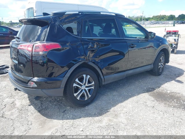 Toyota RAV4 LE 2018 2T3ZFREV9JW427107 Image 4