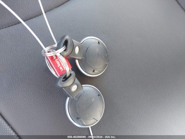 2011 MINI COOPER WMWSU3C57BT098903 Photo 10