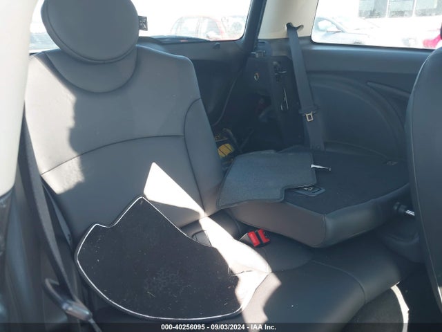 2011 MINI COOPER WMWSU3C57BT098903 Photo 7