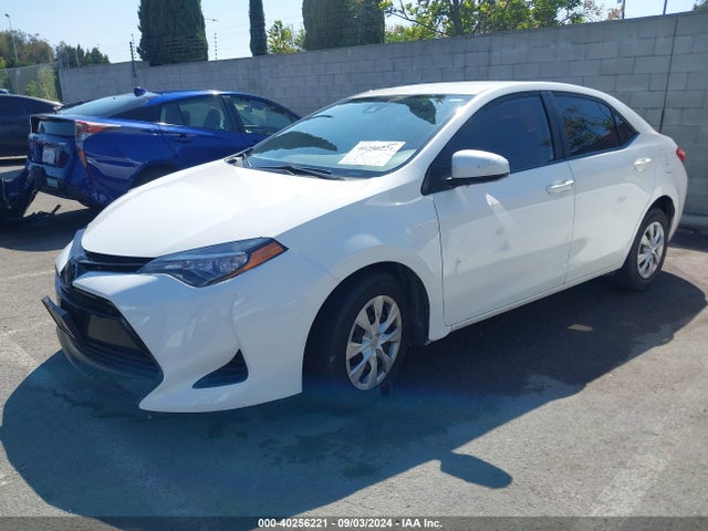 Toyota COROLLA L 2017 5YFBURHE5HP699211 Image 2