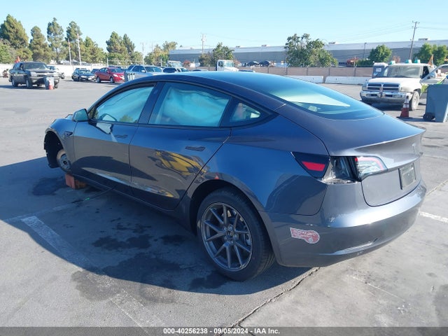 2023 TESLA MODEL 3 5YJ3E1EA5PF651786 Photo 2