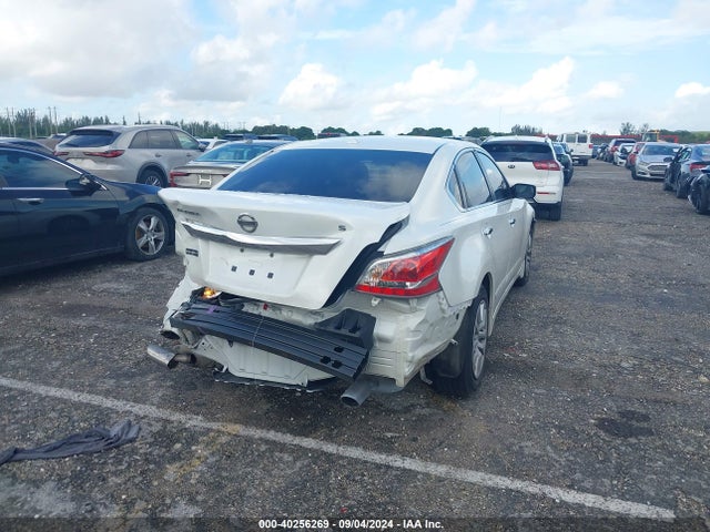 Nissan Altima 2.5 S 2015 1N4AL3AP1FC142847 Image 12
