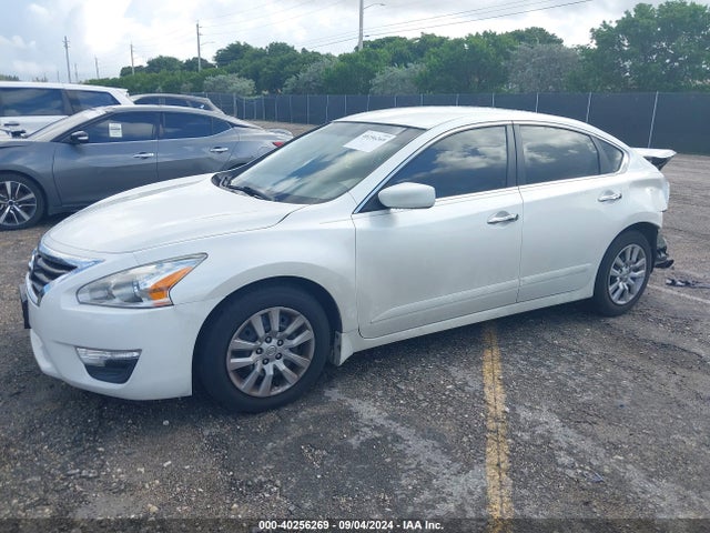Nissan Altima 2.5 S 2015 1N4AL3AP1FC142847 Image 2