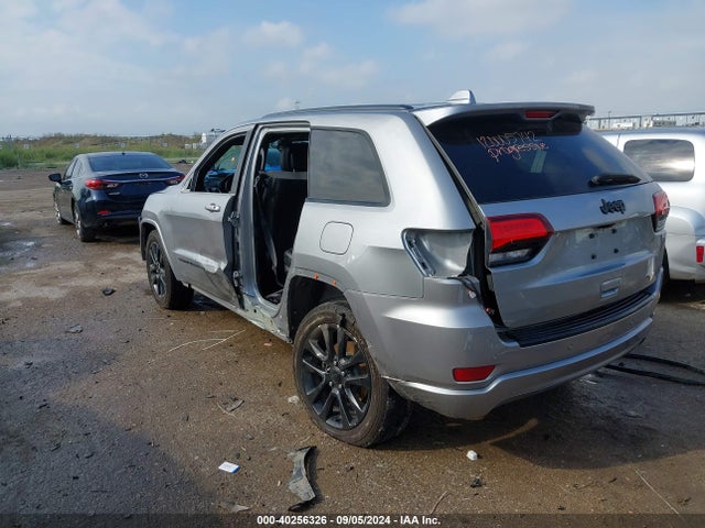 1C4RJEAG1HC722195 Jeep Grand Cherokee Altitude 4x2