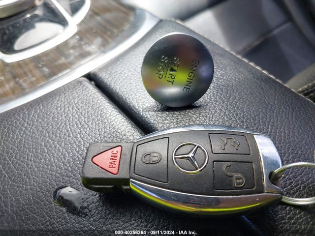 55SWF4JB0HU228978 Mercedes-Benz C 300 Luxury/sport