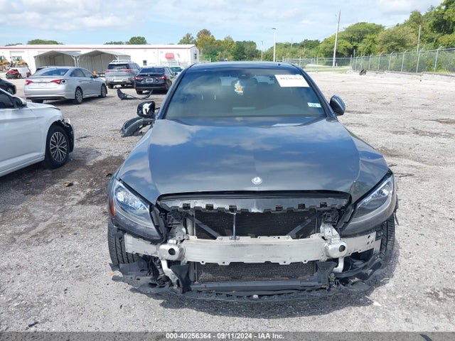 55SWF4JB0HU228978 Mercedes-Benz C 300 Luxury/sport