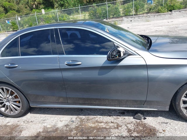 55SWF4JB0HU228978 Mercedes-Benz C 300 Luxury/sport