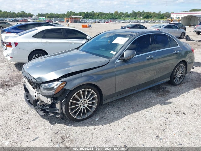 55SWF4JB0HU228978 Mercedes-Benz C 300 Luxury/sport